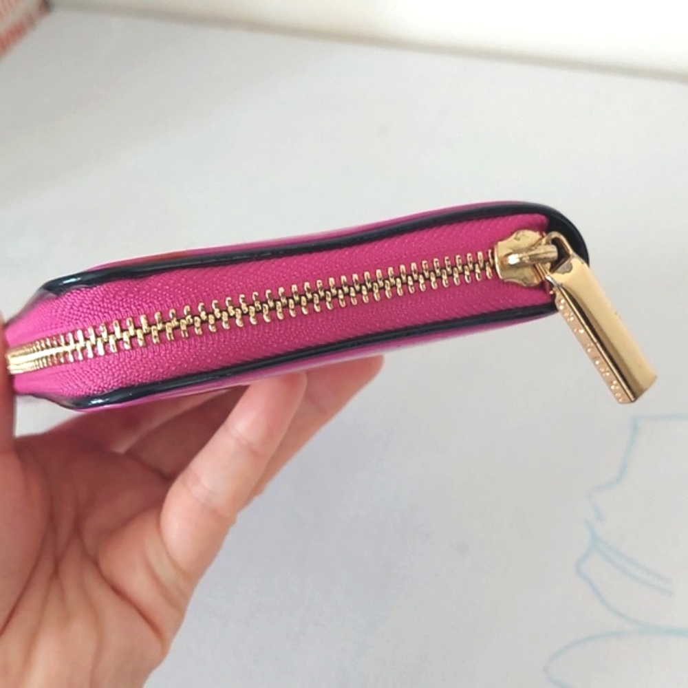 Tory burch large zip around wallet - Picture 5 of 13
